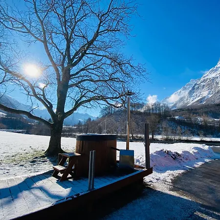 Mitten In Den Glarner Alpen Hot Tub & Alpenblick Glarus Exterior photo