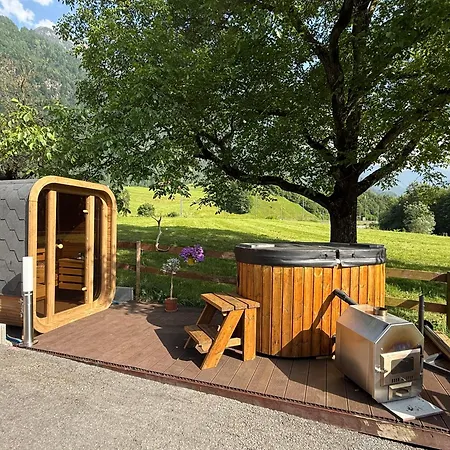 Mitten In Den Glarner Alpen Hot Tub & Alpenblick Glarus Exterior photo