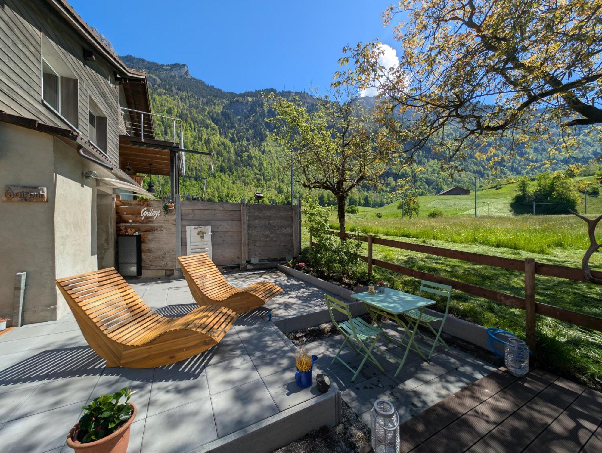 Mitten In Den Glarner Alpen Hot Tub & Alpenblick *